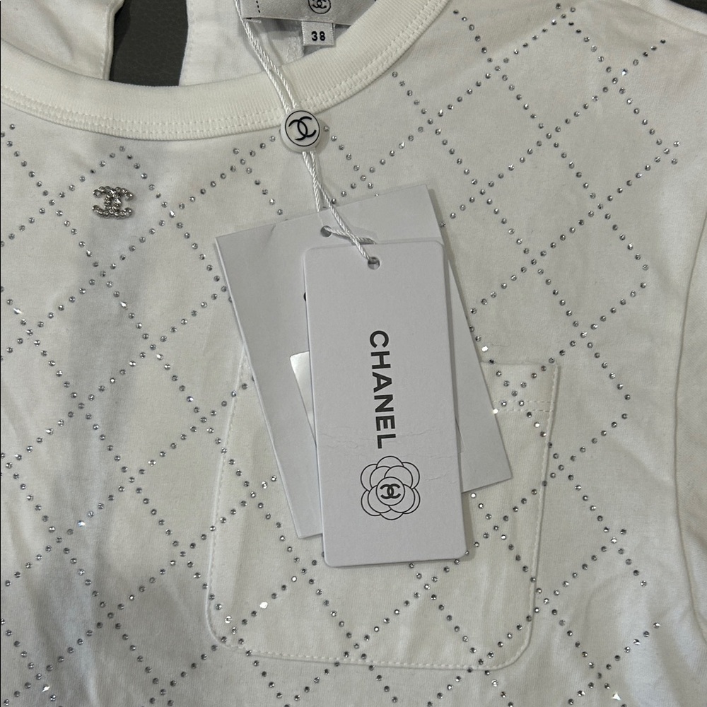 CHANEL White Rhinestone Diamond Pattern Top, size 38/8. NWT. LUXURY - Picture 2 of 10